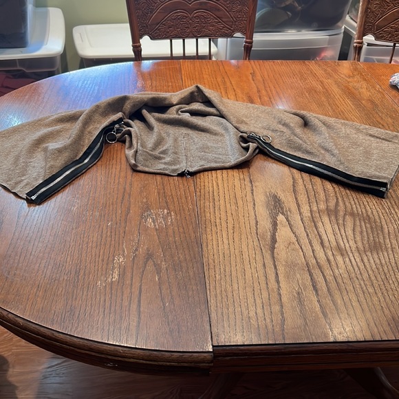 Le Nove Tan Wool Shrug With Black Trim And Zippers Made In Italy O/S - Picture 5 of 7